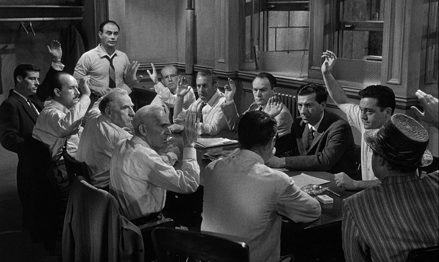 12 Angry Men movie review & analysis (1957)