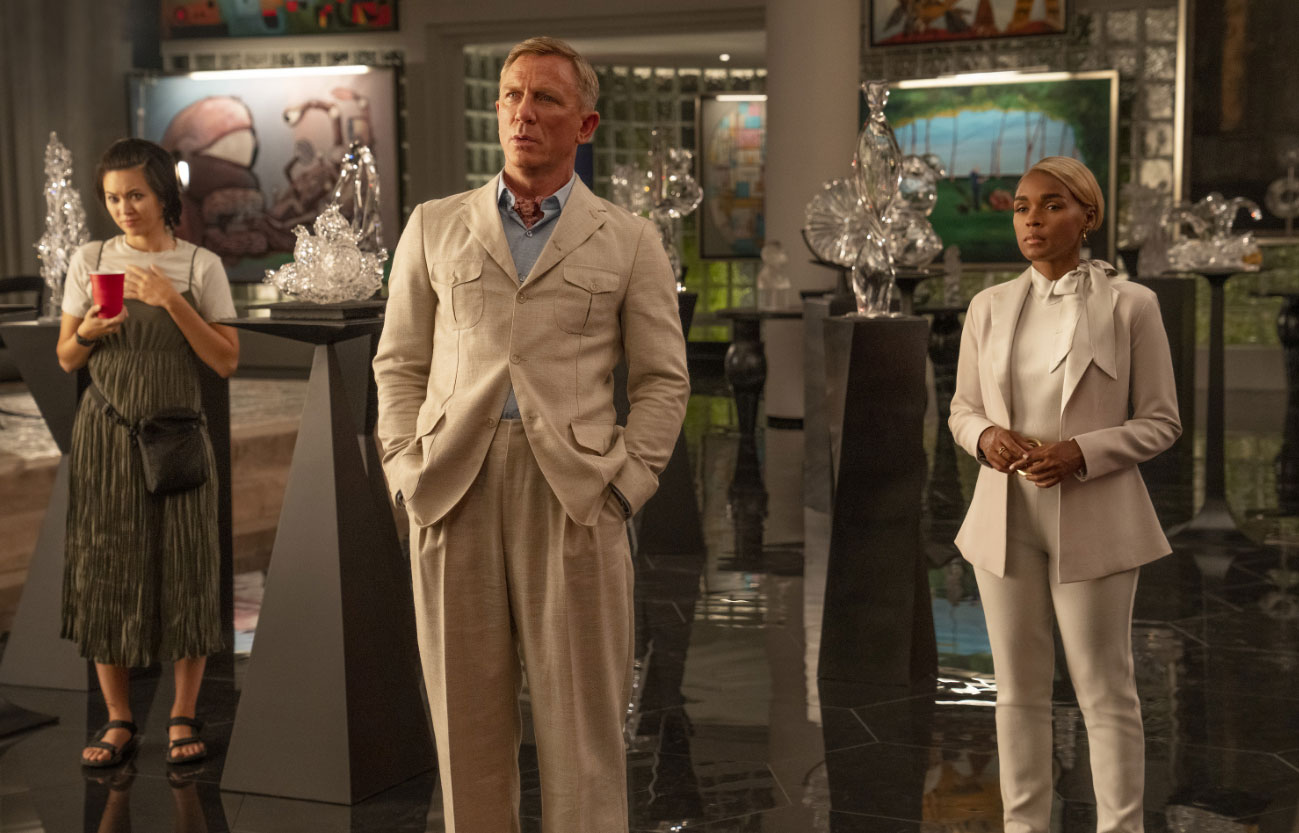 Glass Onion: A Knives Out Mystery (2022) Glass Onion: A Knives Out Mystery (2022)